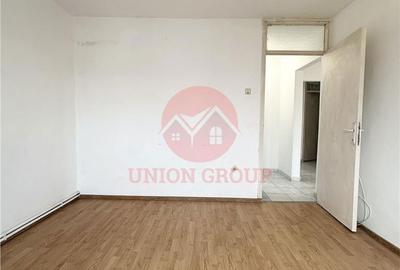Apartament cu 4 camere decomandat în Km 4 - 6