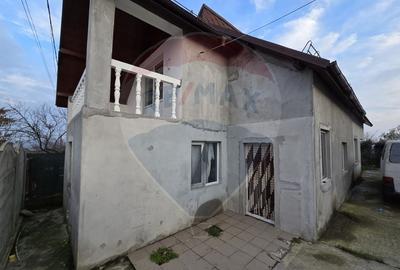 Casă cu 4 camere cu Teren 405 Mp în Periferie - 2