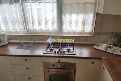 Apartament cu 3 camere decomandat, mobilat în Central - 1