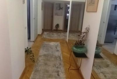 Magheru(Scala) 3 camere mobilat si utilat,imobil1980 - 2