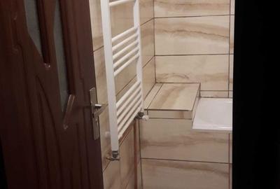 Apartament cu 2 camere decomandat în Rovine