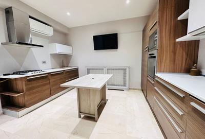 Duplex cu 6 camere cu Canalizare în Central - 10