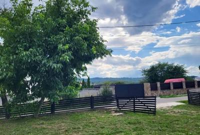 Casă cu 4 camere în Ciprian Porumbescu - 1