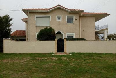 Vind vila pe malul marii Vind vila pe malul marii - 3