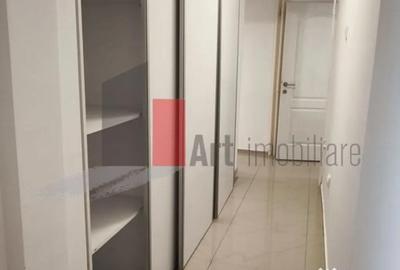Apartament cu 5 camere decomandat în Dorobanți