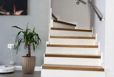 Casă cu 4 camere în Central - 2