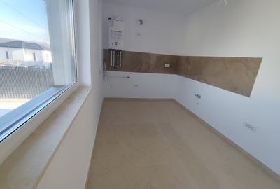 Duplex cu 4 camere cu Canalizare în Popas Păcurari - 9