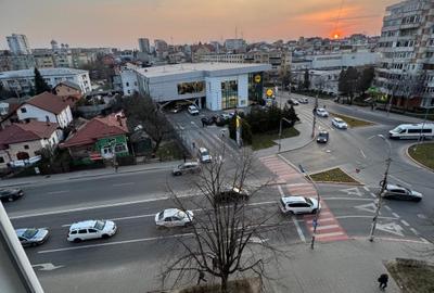 Apartament cu 3 camere decomandat în Craiovei - 9