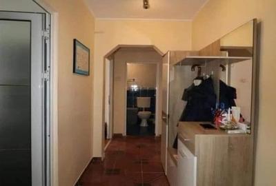 Apartament cu 4 camere, decomandat, zona Dacia - 5