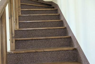 Casă cu 6 camere cu Teren 955 Mp în Gai