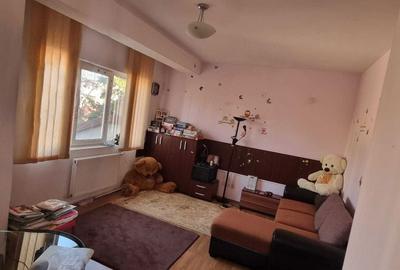 Casă cu 4 camere cu Teren 244 Mp în Apărătorii Patriei - 4