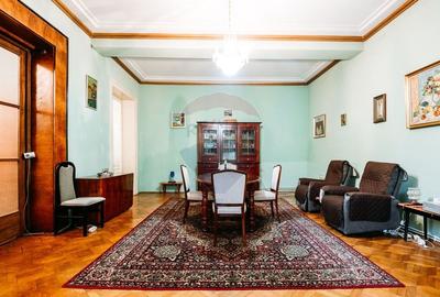 Apartament spatios cu gradina proprie intr-o vila interbelica renovata - 10