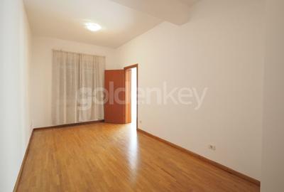 Vila cu 6-7 camere si gradina generoasa Vila cu 6-7 camere si gradina generoasa - 7