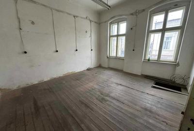 Casă cu 4 camere în Ultracentral - 1