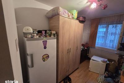 Apartament cu 3 camere semidecomandat în Central - 1