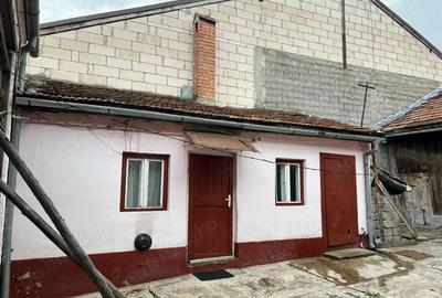 Casă cu 4 camere în Central - 8