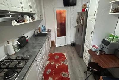 Apartament cu 4 camere decomandat în Horia - 5