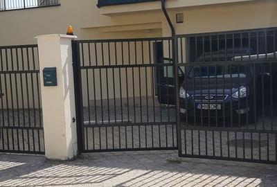 Casă individuală cu 7 camere cu Canalizare în Pipera