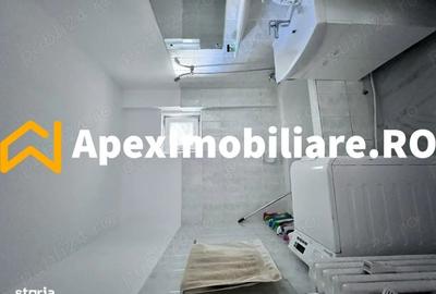 Apartament cu 3 camere semidecomandat în Giulești