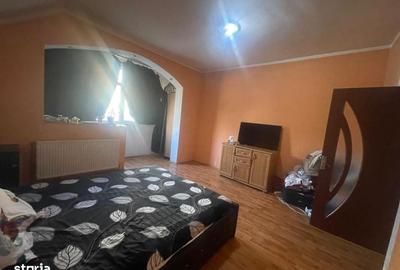 Casă cu 3 camere în Calea București - 2