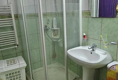 Apartament cu 3 camere decomandat în Central - 1