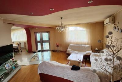 Casă individuală cu 4 camere cu Canalizare în CET - 8