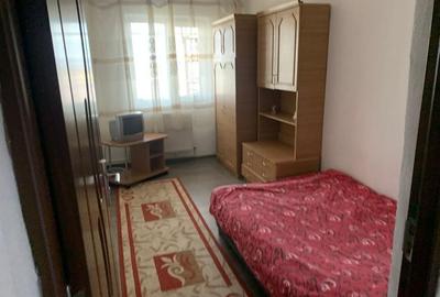 Apartament cu 3 camere semidecomandat, mobilat în Milcov - 4