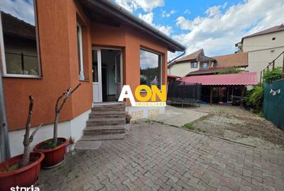 Casă cu 4 camere cu Teren 300 Mp în Central - 1