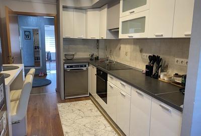 Apartament cu 3 camere în Central - 2