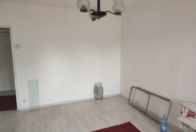 Garsonieră semidecomandată în Basarab