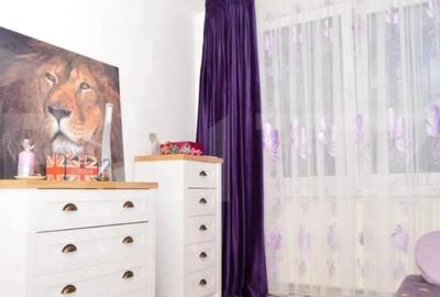 Apartament cu 4 camere decomandat în Tractorul - 10