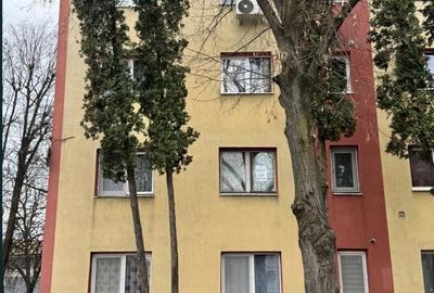 Apartament cu 3 camere semidecomandat în Central - 3