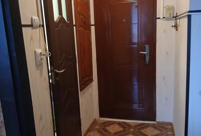 Garsonieră decomandată în Tractorul - 8