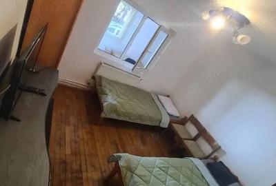 Vand apartament cu 2 camere(transformat in 3) ,parter,zona Girocului,str.Intrarea Orizont - 2