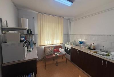 Apartament cu 3 camere decomandat, 2 bai - Pacurari - Petru Poni - 2