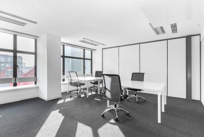 Spațiu de birou privat pentru 4 persoane în Regus Hermes - 2