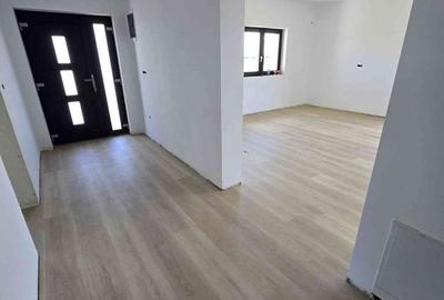 Casă cu 3 camere cu Teren 600 Mp în Amați - 15