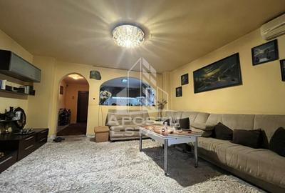 Apartament cu 3 camere decomandat în Girocului