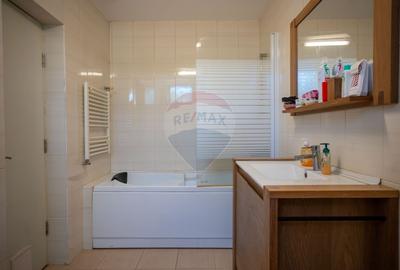 Casă / Vila de Vanzare - 18