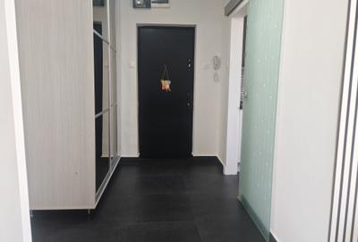 Apartament cu 3 camere decomandat în Titan - 11