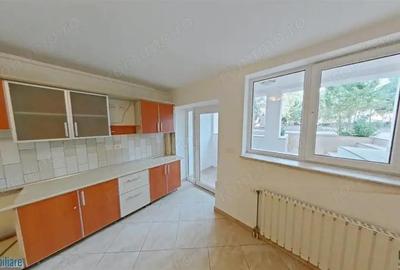 Vila cu 6 camere mari si teren de 1400 mp Vila cu 6 camere mari si teren de 1400 mp - 8