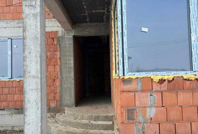 Casă cu 4 camere în Dobreni - 2