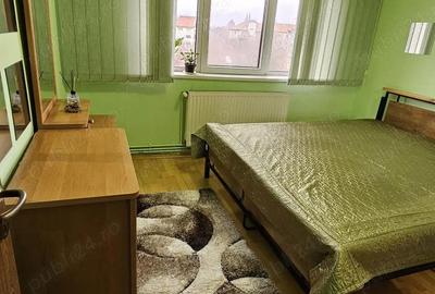 Apartament cu 3 camere decomandat în Lunei - 6