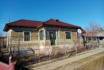 Vând casă în sat Crăciunei, comuna Radomirești, județul Olt Vând casă în sat Crăciunei, comuna Radomirești, județul Olt - 1