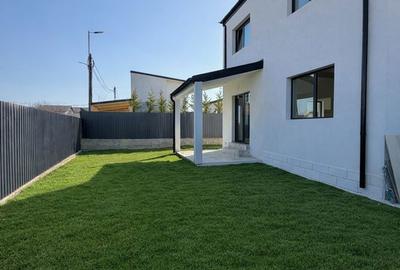 Casă cu 4 camere decomandat cu Canalizare în Miroslava