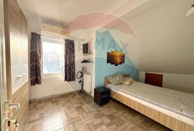 Casă cu 12 camere cu Teren 300 Mp în Central - 3