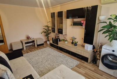 Apartament cu 3 camere decomandat, mobilat în Brâncoveanu