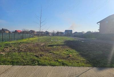 Teren de 448 mp, în Vest - 2