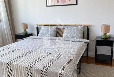 Apartament cu 2 camere decomandat în Take Ionescu