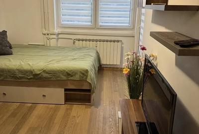Garsonieră decomandată în Noua